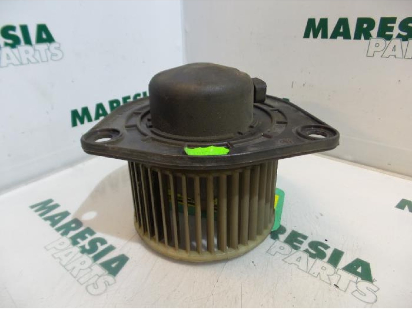 Fiat - Cinquecento - Heating and ventilation fan motor