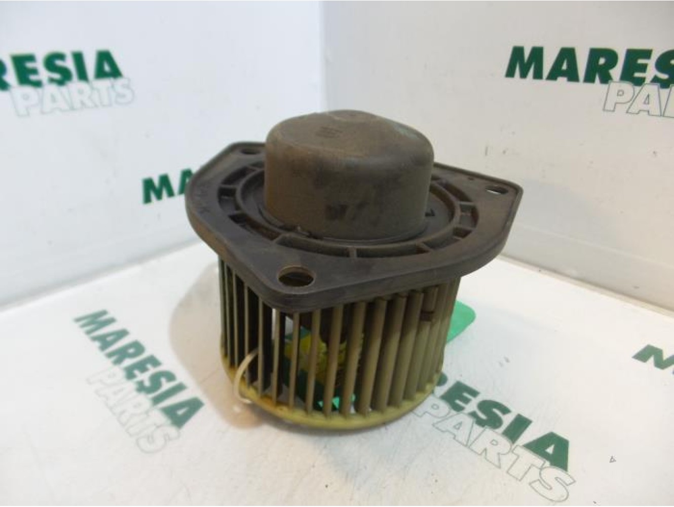 Fiat - Cinquecento - Heating and ventilation fan motor