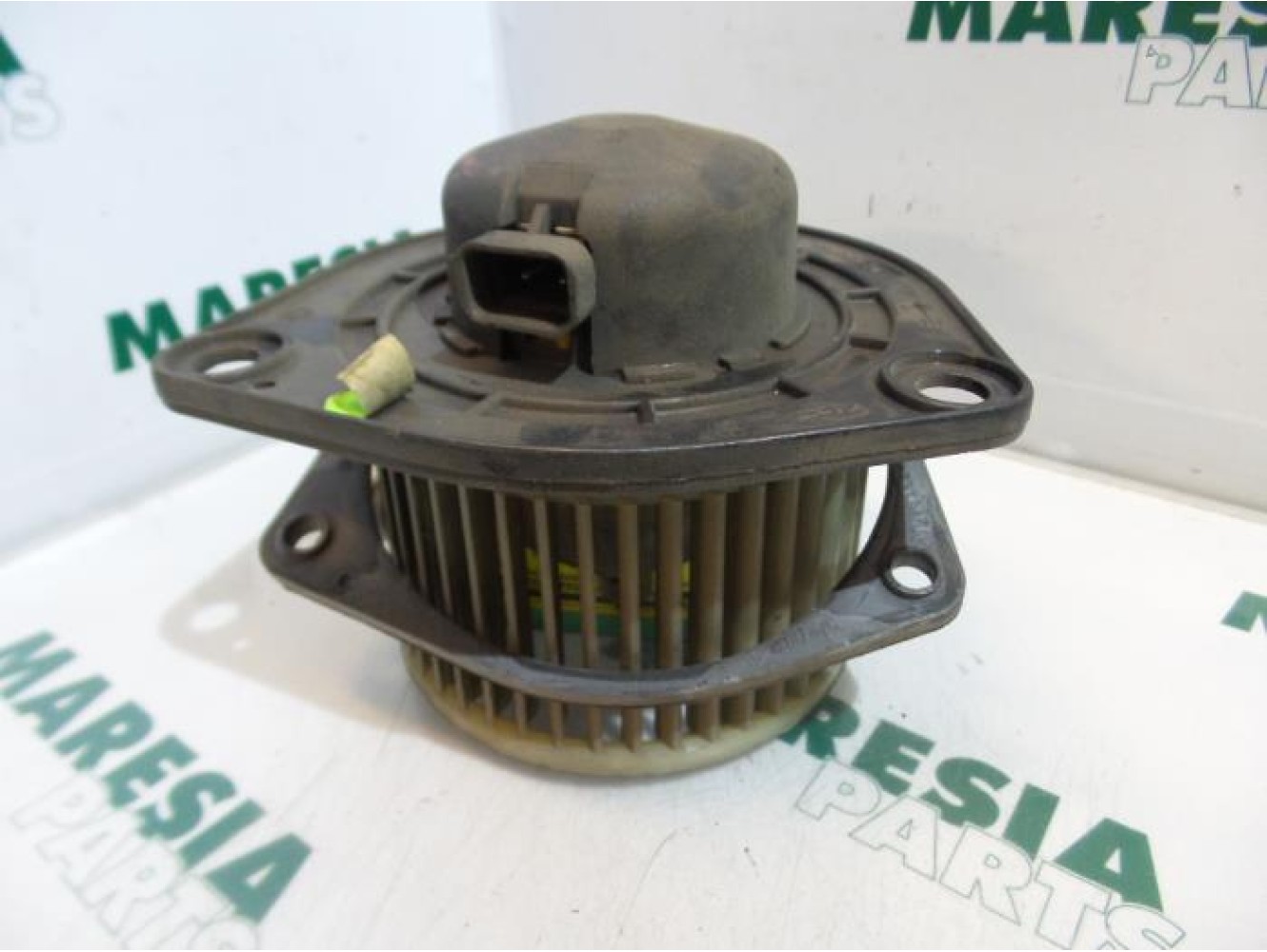 Fiat - Cinquecento - Heating and ventilation fan motor