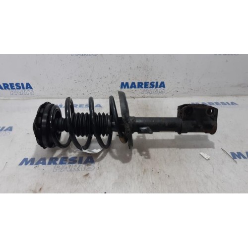 Renault - Scenic - Front shock absorber rod, right