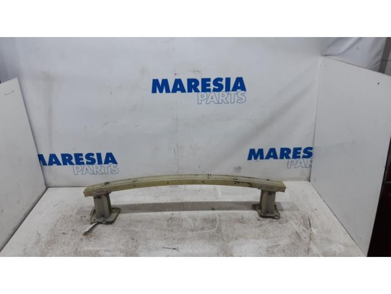 Renault - Trafic - Front bumper frame