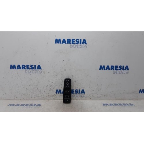 Renault - Laguna - Multi-functional window switch