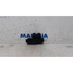 Peugeot - 307 - Tailgate lock mechanism