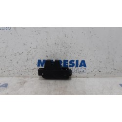 Peugeot - 307 - Tailgate lock mechanism