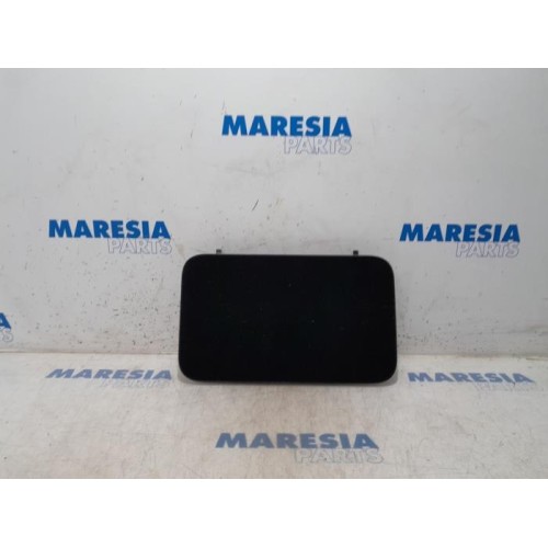 Renault - Scenic - Storage compartment