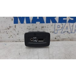 Renault - Scenic - AUX/USB aansluiting
