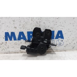 Renault - Scenic - Tailgate lock mechanism