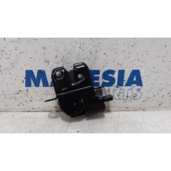 Renault - Scenic - Tailgate lock mechanism