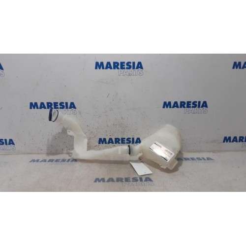 Citroen - C3 - Front windscreen washer reservoir