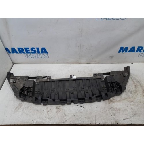 Renault - Megane - Engine protection panel