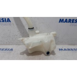 Citroen - C4 Grand Picasso - Front windscreen washer reservoir