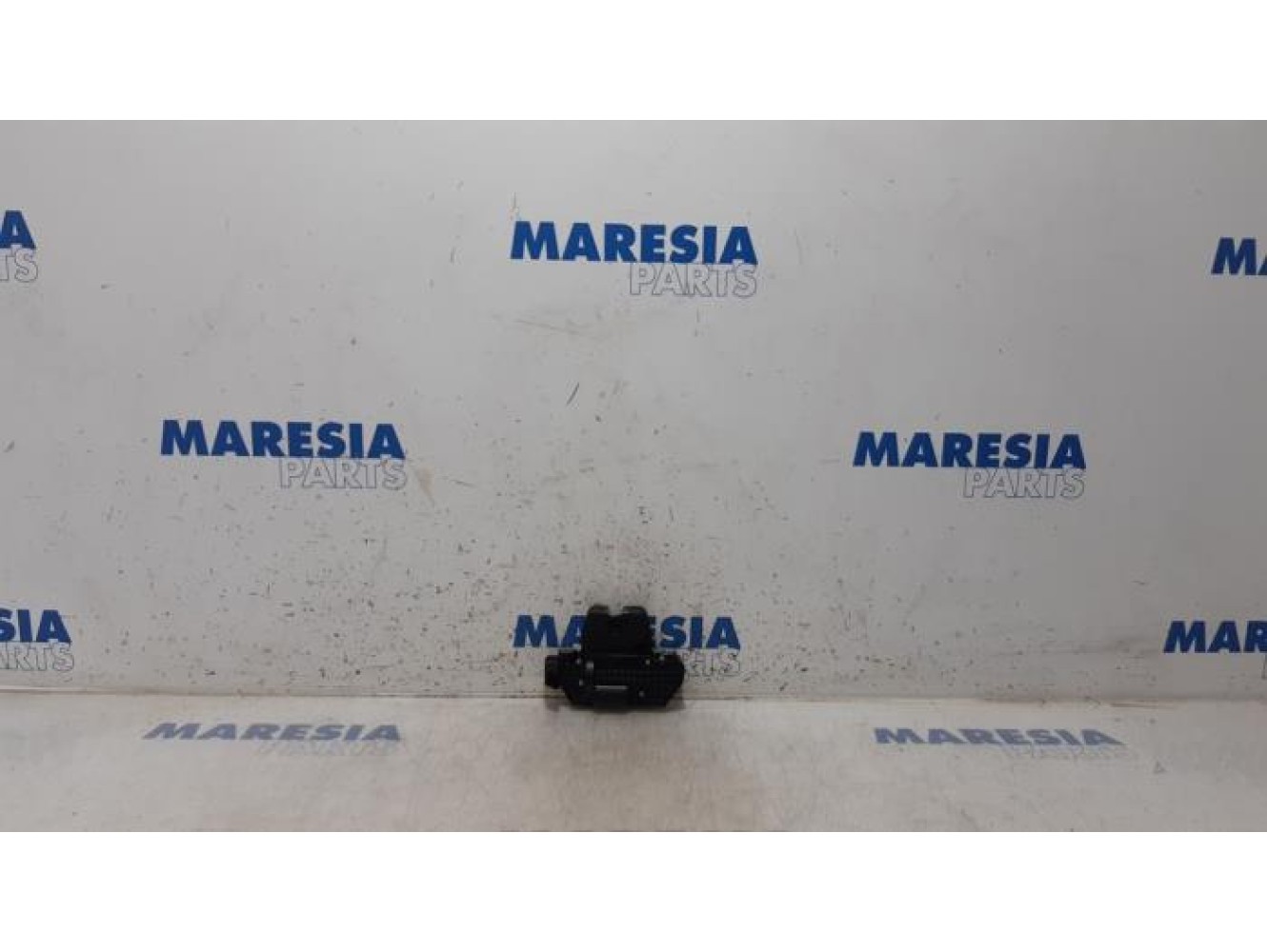 Citroen - C3 - Tailgate lock mechanism