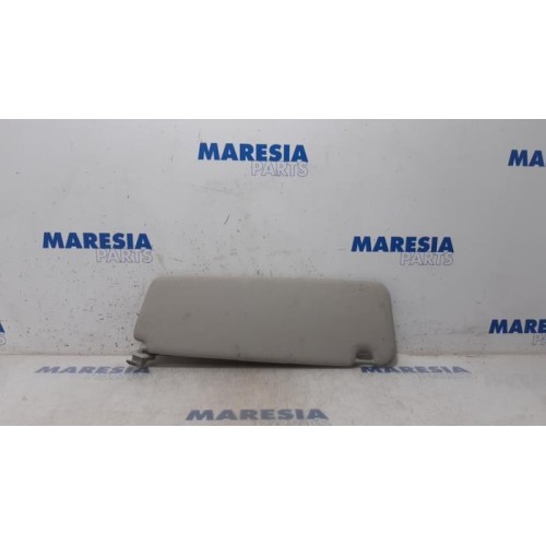 Renault - Trafic - Sun visor