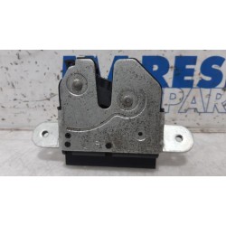 Fiat - 500 - Tailgate lock mechanism