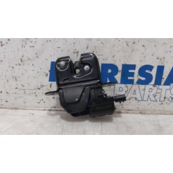 Renault - Megane - Tailgate lock mechanism