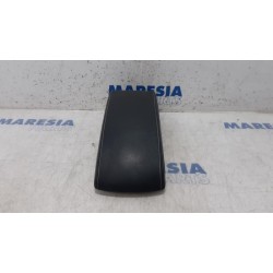 Renault - Megane - Armrest
