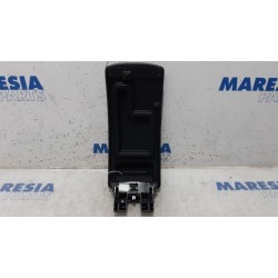 Renault - Megane - Armrest