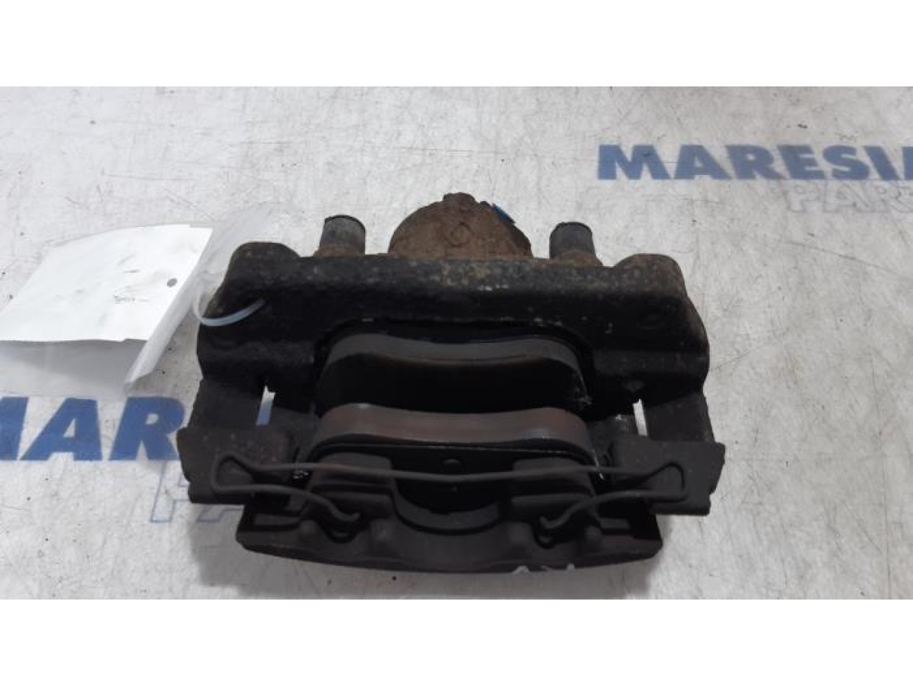 Renault - Megane - Front brake calliper, right