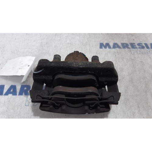 Renault - Megane - Front brake calliper, right