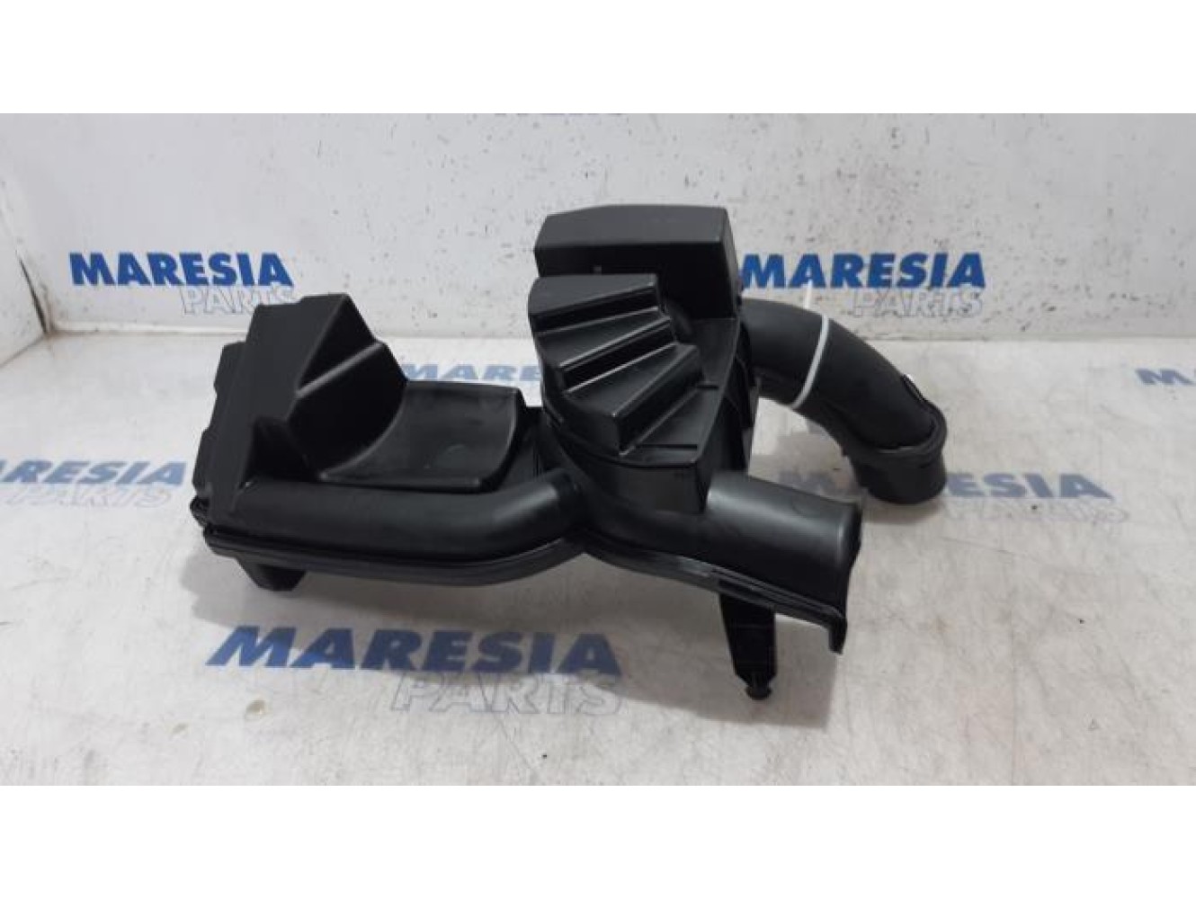 Renault - Megane - Air intake hose