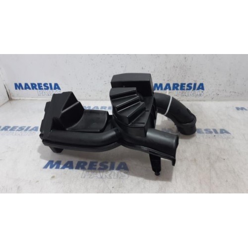 Renault - Megane - Air intake hose