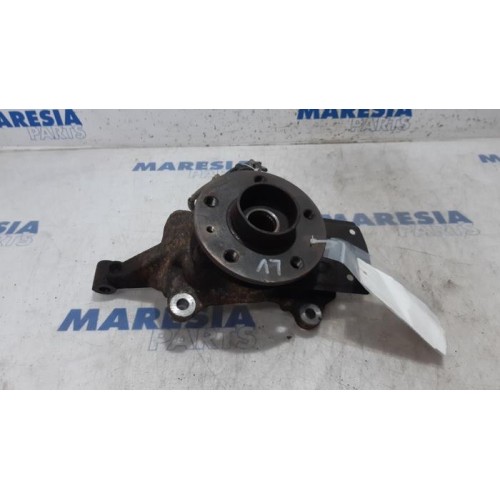 Renault - Trafic - Achsschenkel links vorne
