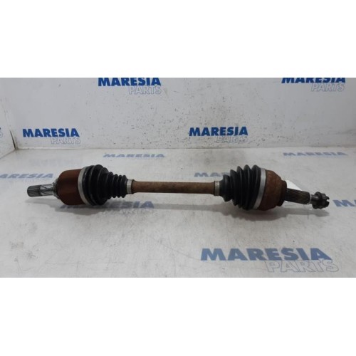Renault - Trafic - Front drive shaft, left