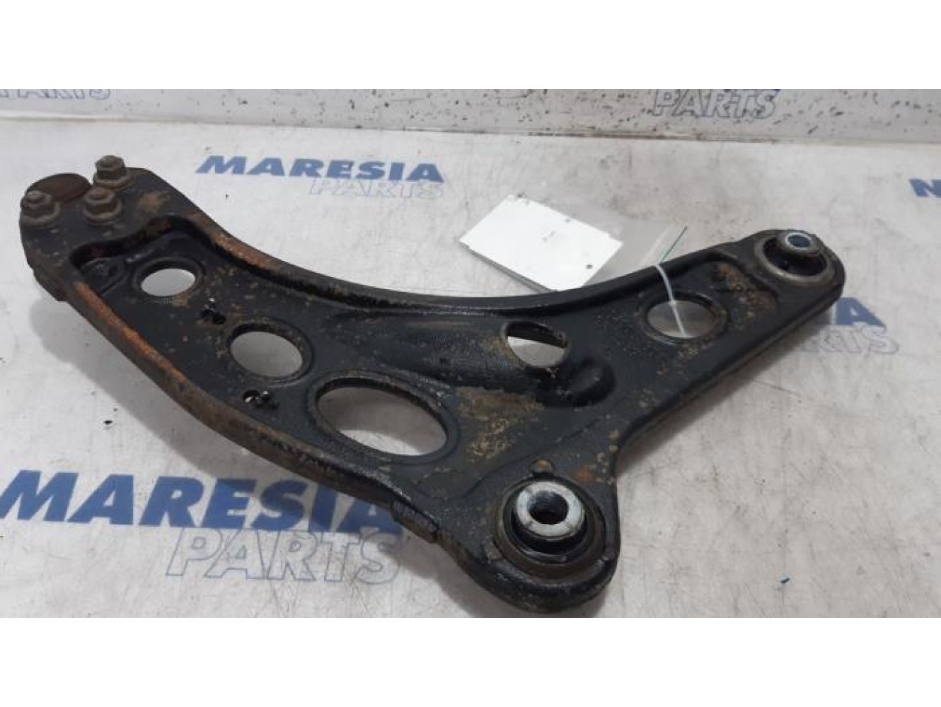 Renault - Trafic - Front lower wishbone, left