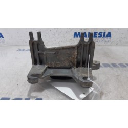 Renault - Trafic - Engine mount