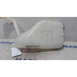 Renault - Megane - Front windscreen washer reservoir