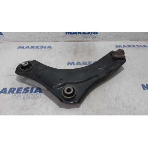 Renault - Megane - Front lower wishbone, right