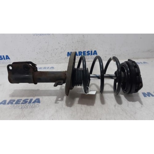 Renault - Megane - Front shock absorber rod, right