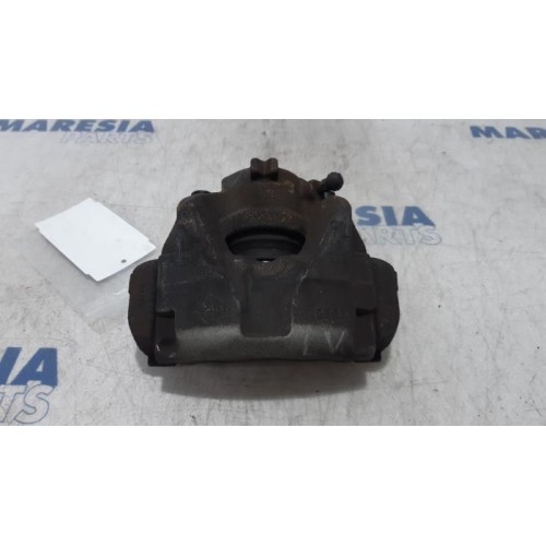 Renault - Megane - Front brake calliper, left