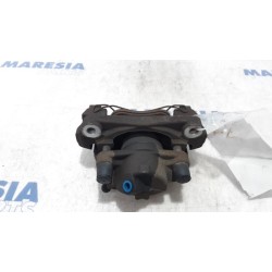 Renault - Megane - Front brake calliper, right