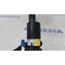 Renault - Megane - Scheibensprüherpumpe vorne