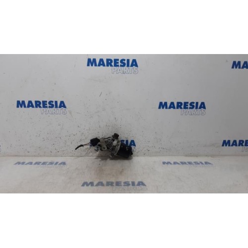 Renault - Megane - Front wiper motor