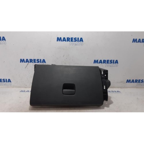 Renault - Trafic - Glovebox