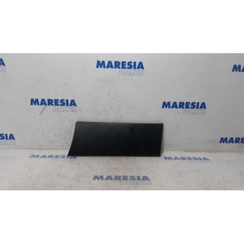 Renault - Trafic - Decorative strip
