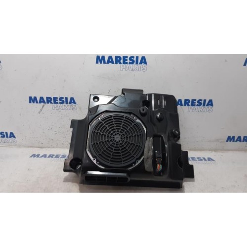 Citroen - C4 Grand Picasso - Subwoofer
