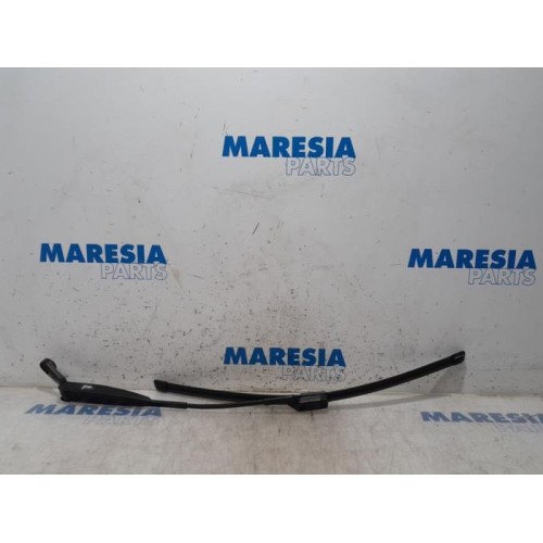 Fiat - 500 - Front wiper arm