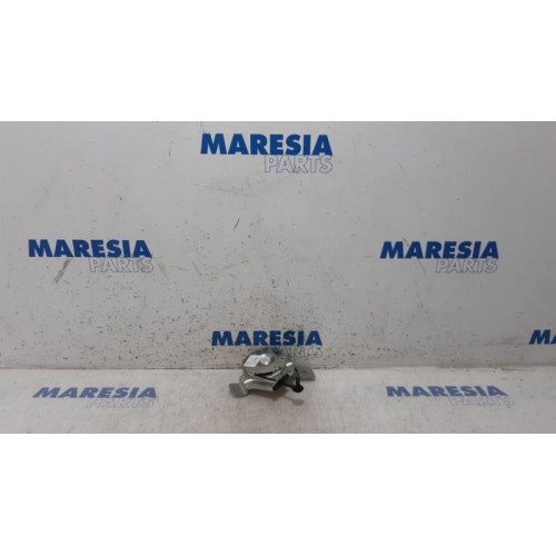 Peugeot - 3008 - Tailgate hinge