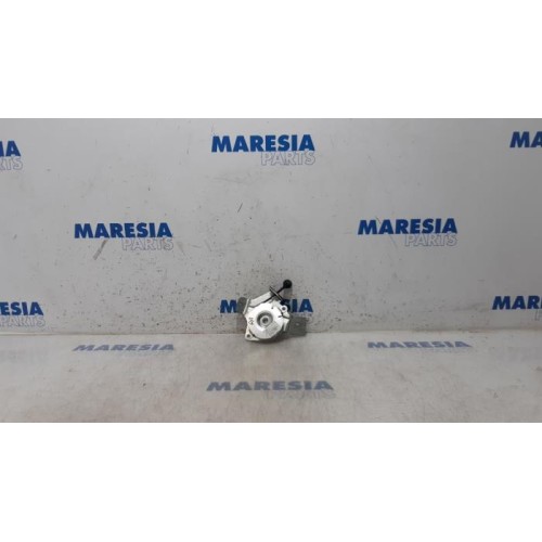 Peugeot - 3008 - Tailgate hinge