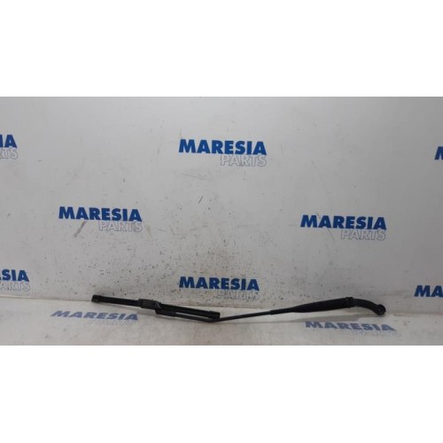 Fiat - Panda - Front wiper arm