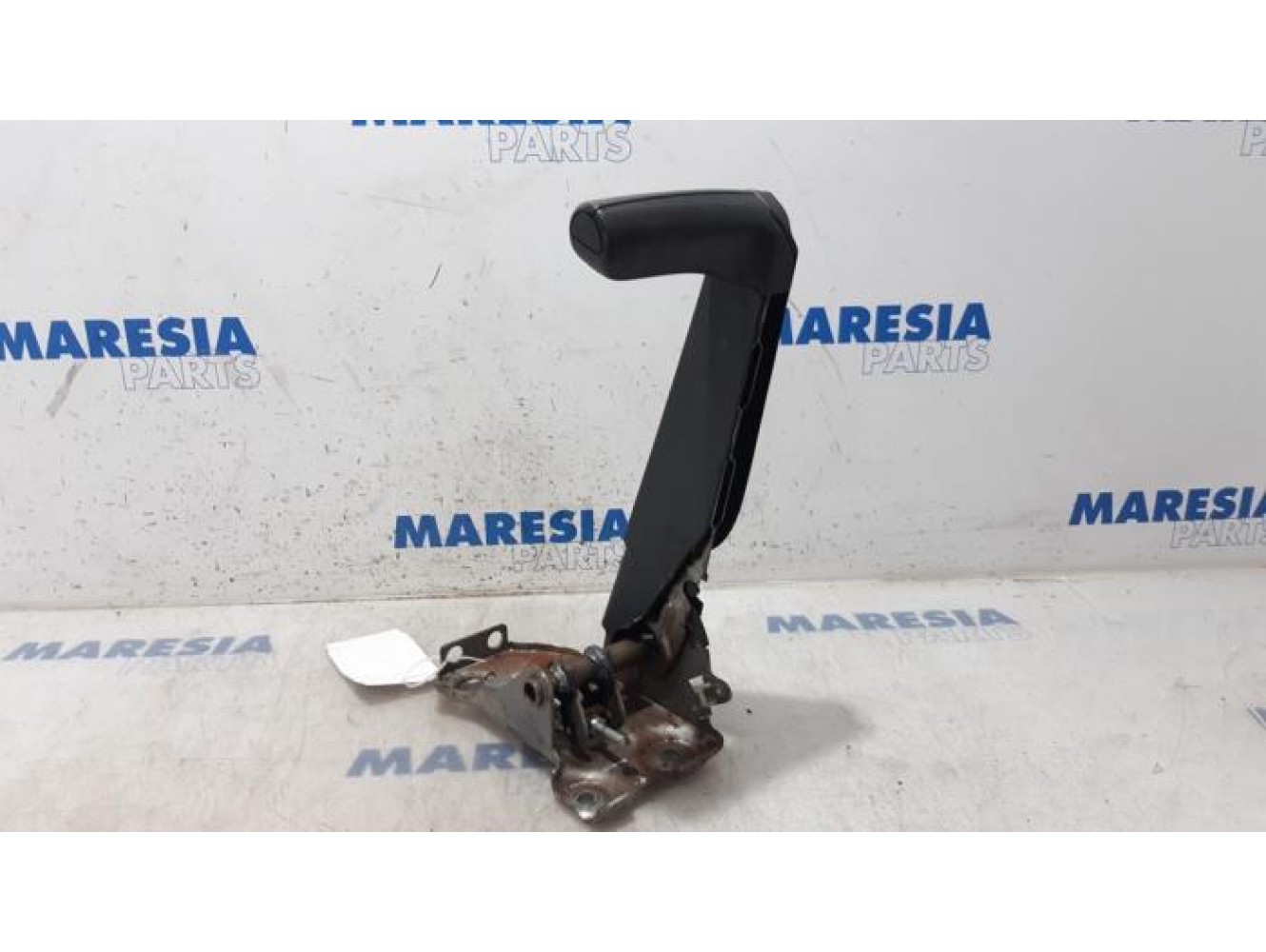 Renault - Kangoo - Parking brake lever