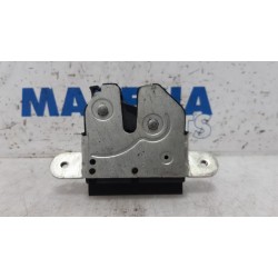 Fiat - 500 - Tailgate lock mechanism