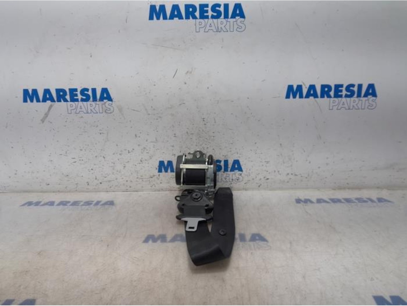Renault - Megane - Front seatbelt, right
