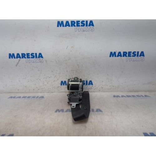 Renault - Megane - Front seatbelt, right
