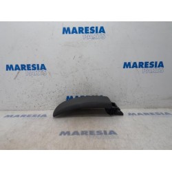 Renault - Megane - Armrest
