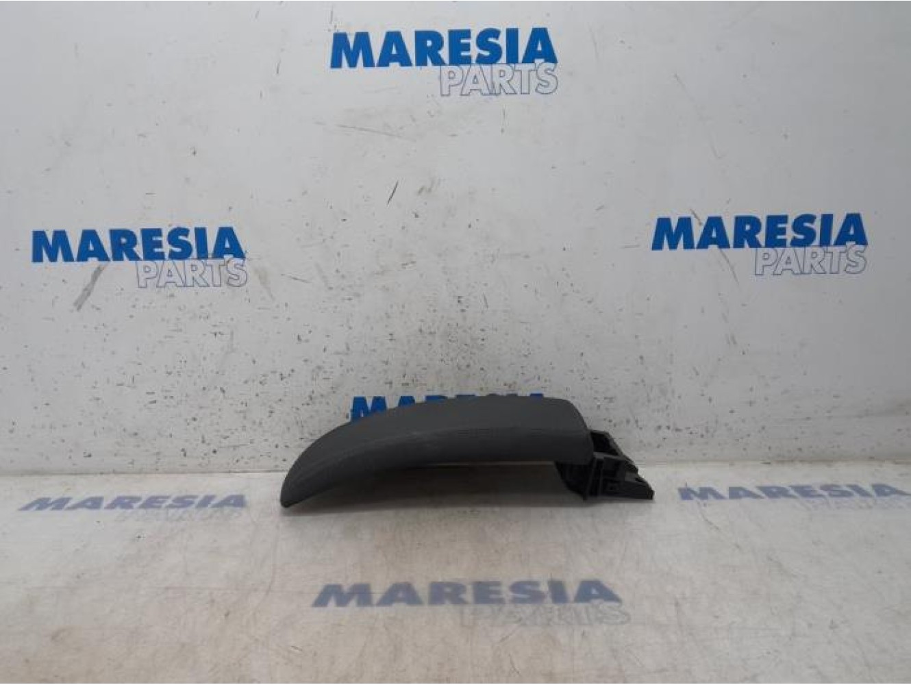 Renault - Megane - Armrest