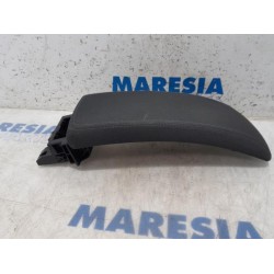Renault - Megane - Armrest